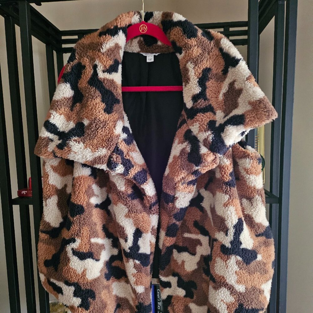 SUSAN GRAVER FAUX FUR VEST MULTI BROWNS COLORS WITH BLACK. SIZE XL.